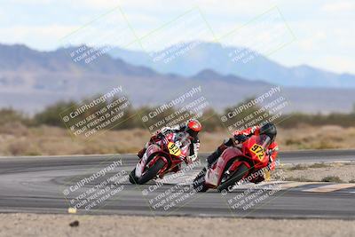 media/Nov-16-2025-Race Pace (Sun) [[8c5fa54630]]/Non Verified Riders (1st 20 Minutes)/5-Turn 15 (110pm)/